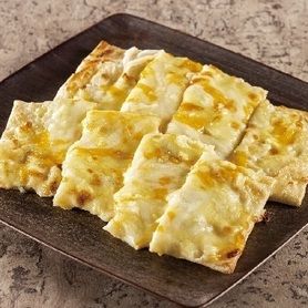 6種チーズのフラムクーヘン（レギュラー）