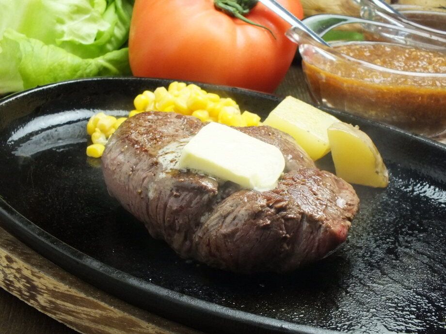 フィレ２００ｇ　ライスorパン付き（３２００円）