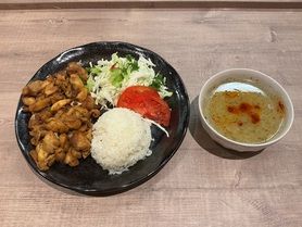 チキンケバブセット (chicken kebab set) tavuk kebabi ve pirav ,saratasi