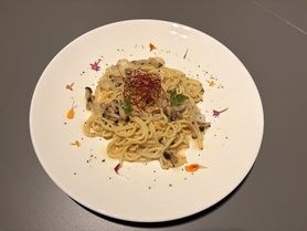 キノコとアンチョビのペペロンチーノ