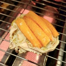 蟹好き必見‼️ オオズワイ蟹の甲羅焼き