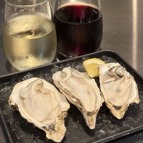 スタートに‼️ 生牡蠣とワインの🉐セット