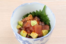 鮪とアボカドのわさび醤油和え