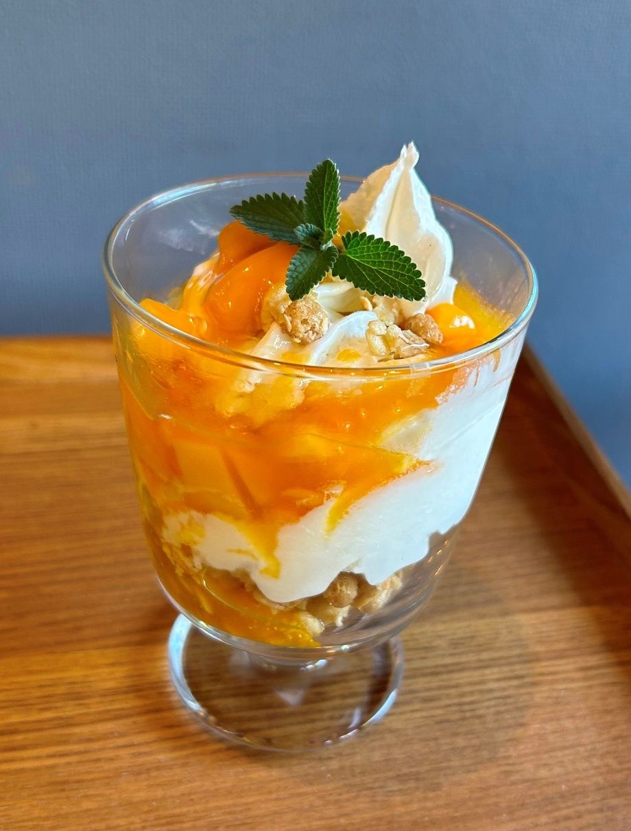 マンゴーパフェ