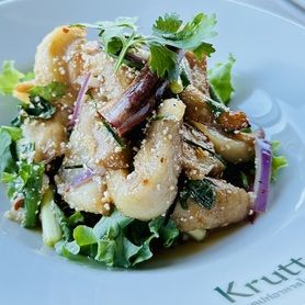 豚トロ肉のスパイシー和え