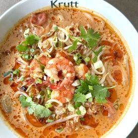 トムヤムヌードル