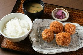 米粉ざくざくチキン定食（七味醤油）
