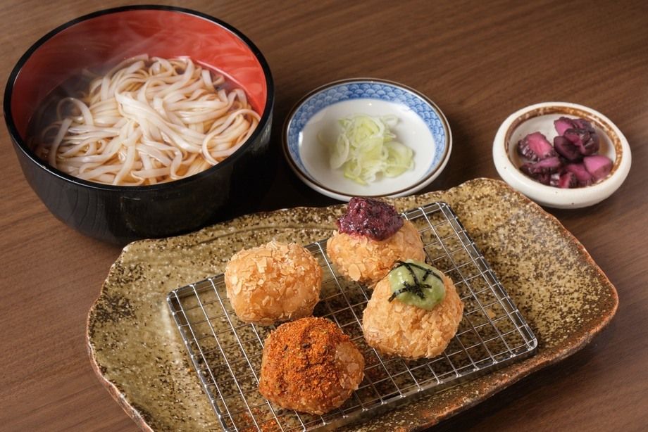 4種盛りざくざくチキン(温)米粉うどんセット