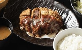 牛キムカツ膳【デミグラスソース】