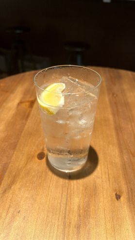 バーの“こだわり“レモンサワー