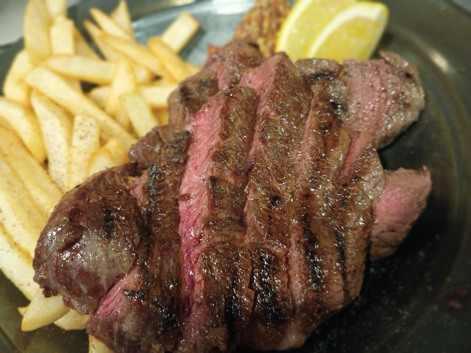 国産牛ランヒレのステーキフリット（￥2900）