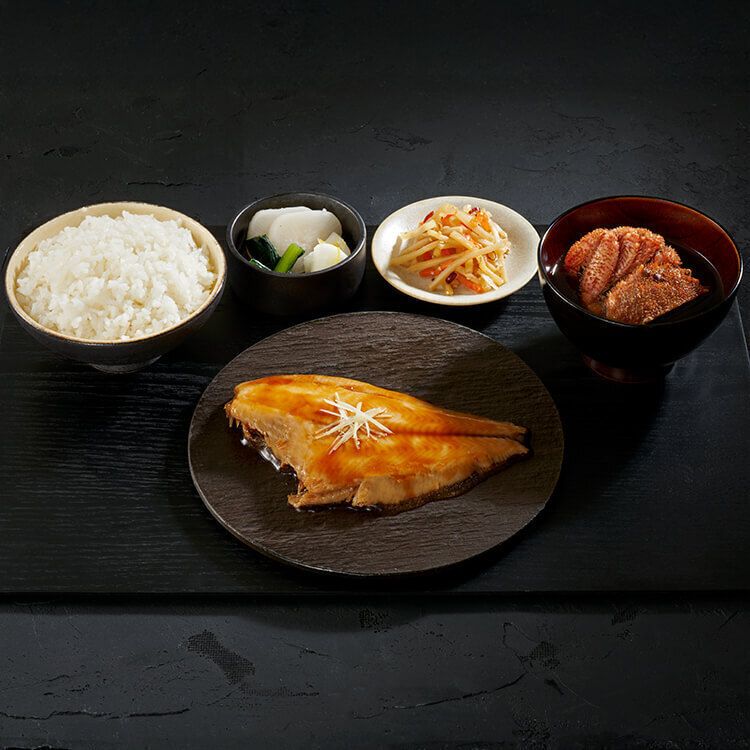 本日の市場定食(カレイの煮付け)