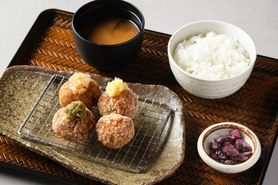 米粉ざくざくチキン定食（さっぱり4種）