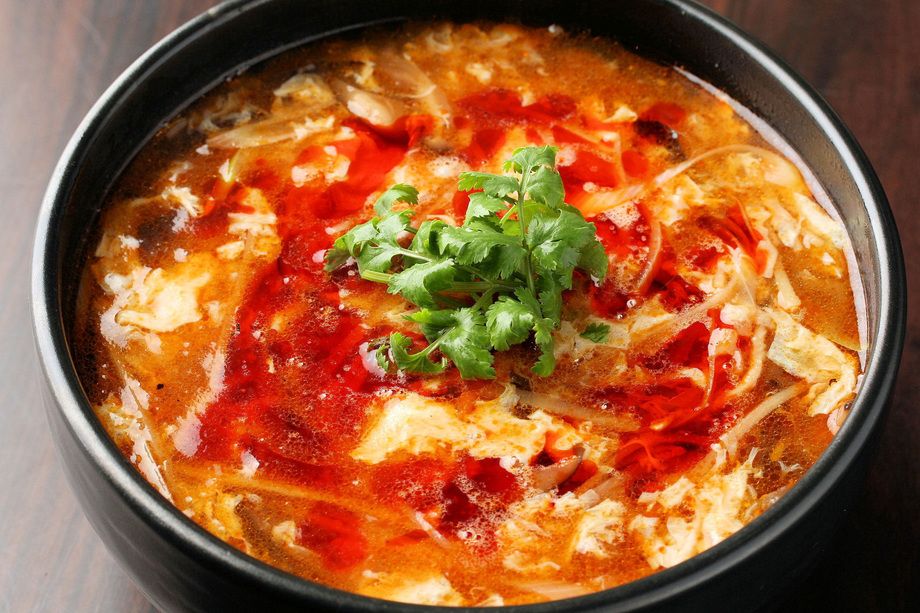 酸っぱ辛さが癖になる酸辣湯麺（1380）
