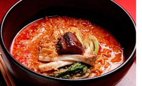 濃厚胡麻香る辛口担々麺