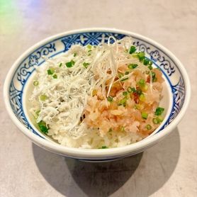オススメ！しらすトロたく丼