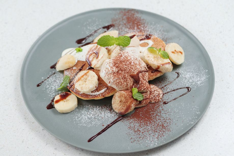 季節のフルーツパンケーキ【バナナティラミス】