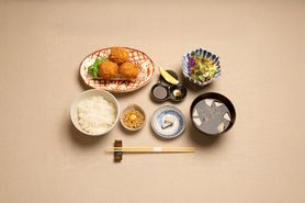 伊達鶏の肉肉メンチカツ膳