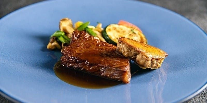 オースピシャスコース【 お誕生日や記念日のお祝いに／Auspicious 】伊勢海老のテルミドールや黒毛和牛ロースステーキなど　