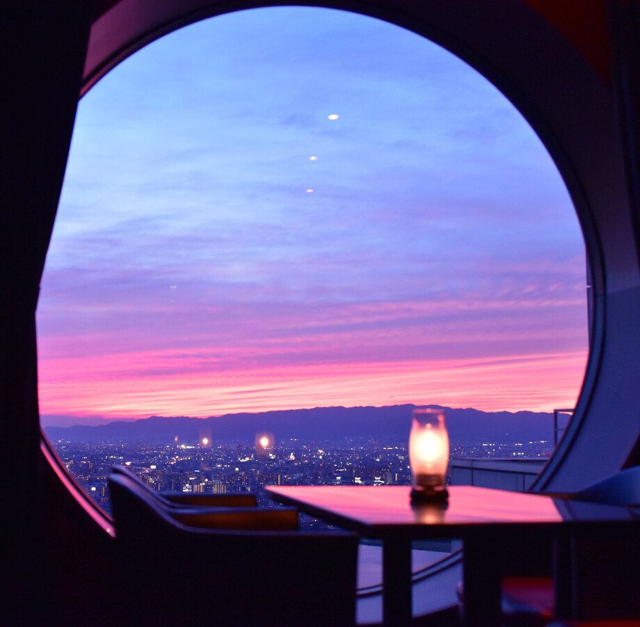 ラグジュリアスコース 【窓側席確約 ／ Luxurious 】伊勢海老のテルミドールや特選和牛ロースステーキロッシーニ風 神戸牛の赤ワイン煮込みなど豪華コース