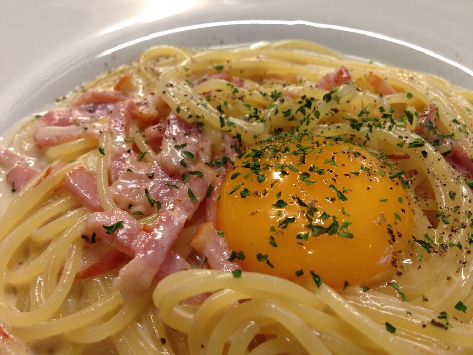 お月見！濃厚カルボナーラ