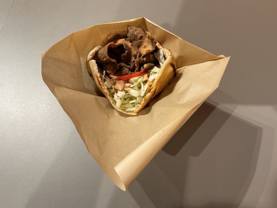 ビーフドネルケバブサンド　dana donel kebabi sand