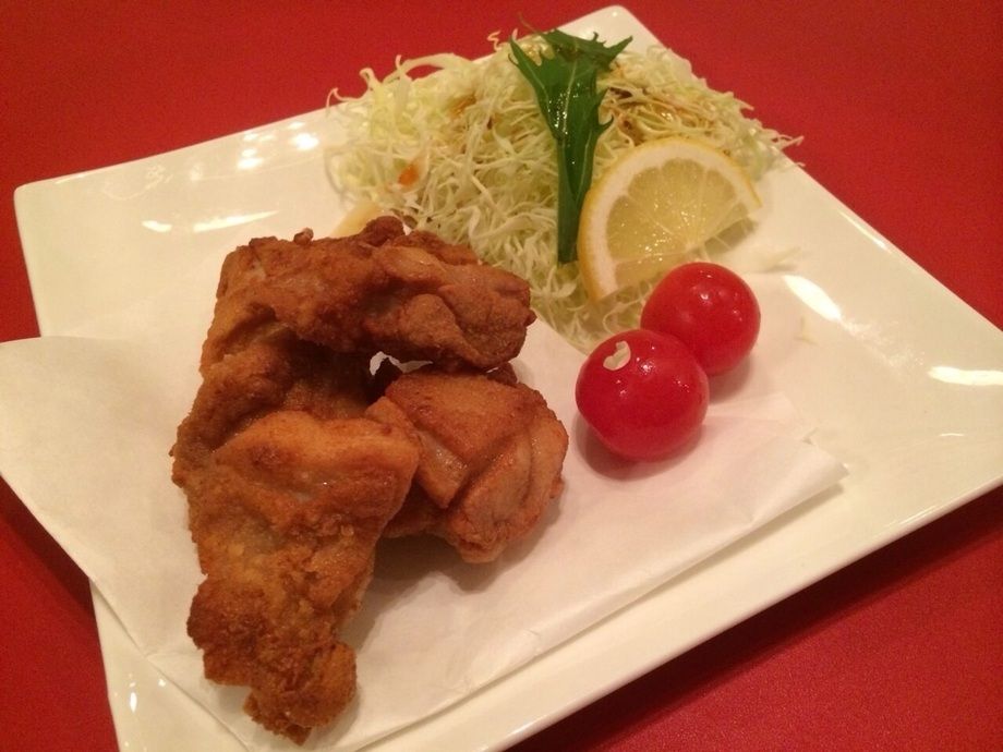 ジューシーな鳥ももから揚げ（¥950）