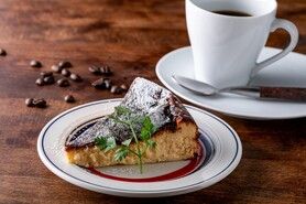 自家製バスクチーズケーキ