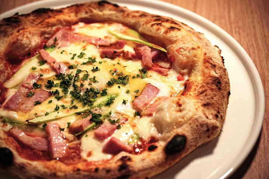 浅草ベーコンと名古屋コーチン玉子のビスマルク