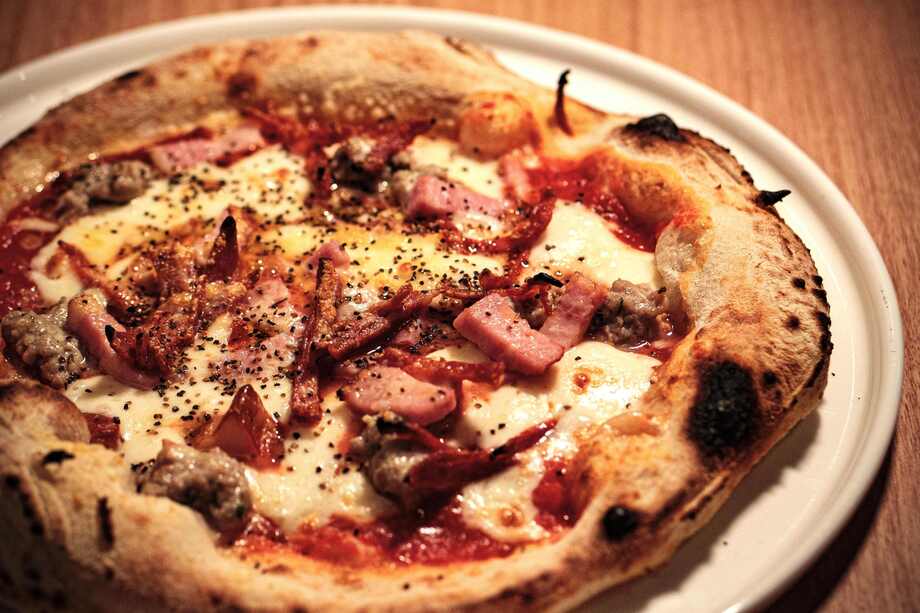 神威豚サルシッチャと辛いサラミのディアボラ