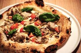 神威豚サルシッチャと北遠黒舞茸のボスカイオーラ