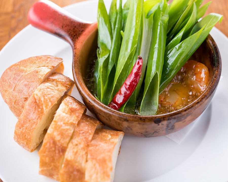 海老と京都九条ネギのアヒージョ(バケット付)