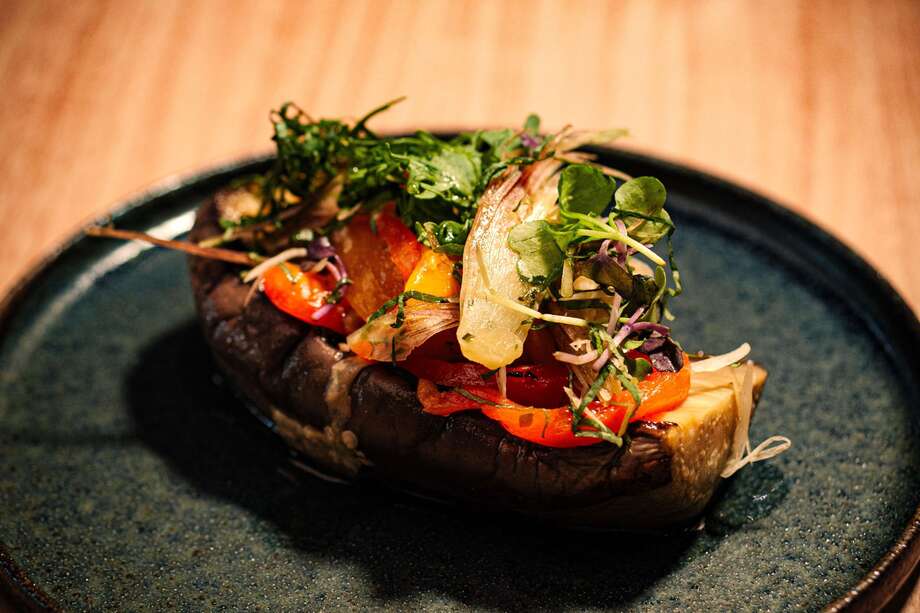 厚切り米茄子のマリネ　ペペロナータ仕立て