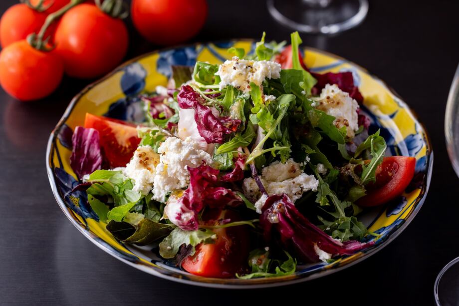 水牛リコッタチーズとルッコラのサラダ