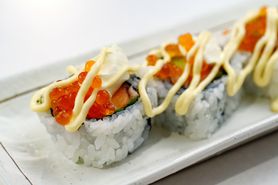 サーモンアボカドクリームチーズロール