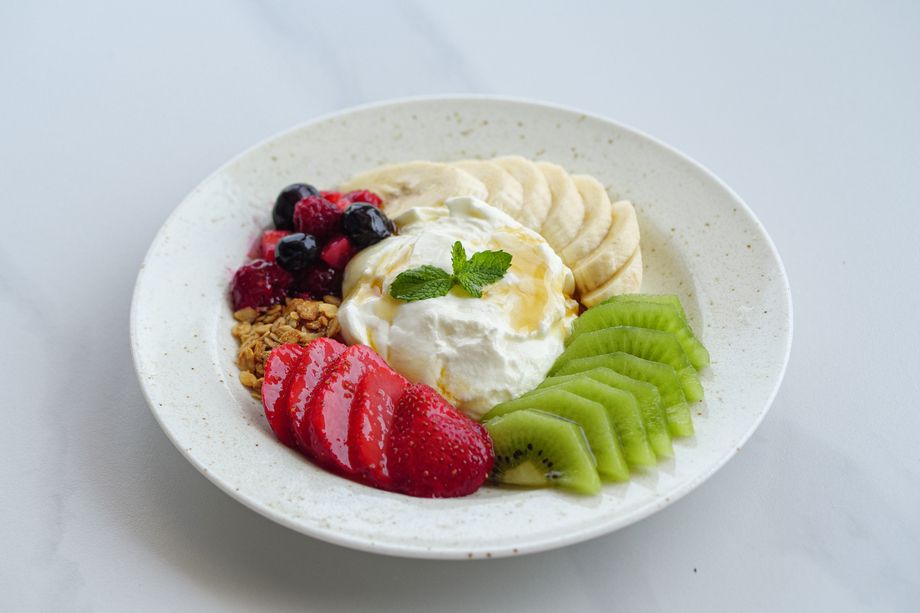 グリークヨーグルトプレート《ドリンク付き！》」｜DRINK STAND 1-1-1