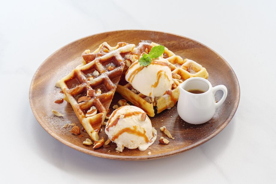 焼きたてキャラメルナッツワッフル
