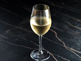 スパークリングワイン（ヴィーニャ・エスメラルダ スパークリングブリュット）