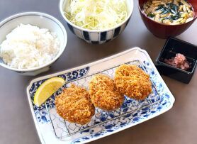 メンチかつ定食