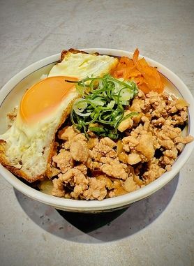台湾おばあちゃんの魯肉飯(ローバープン)