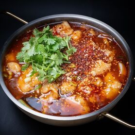 四川風白身魚煮込み