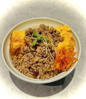 優しい♪魯肉飯(ローバープン)