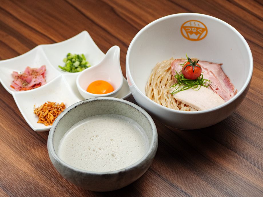 13時〜数量限定• 4種のチーズふわわ塩つけ麺