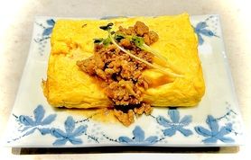 どっちも主役！玉子焼きにルーロー