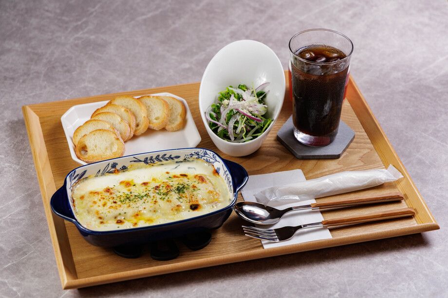 ぷりぷりエビグラトーニセット(サラダ・ドリンク付き)