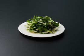 パクチーと青唐辛子のサラダ