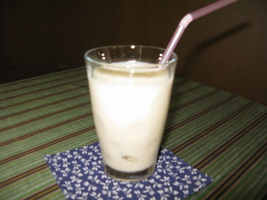 バナナジュース　豆乳とバナナを