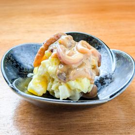 さつまいもサラダ塩辛乗せ