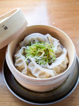 蒸籠蒸し餃子