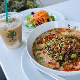 数量限定！トムヤム春雨ヌードル　タイミルクティー付